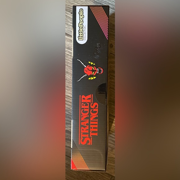 Fisher-Price Little People Collector Stranger Things Set- Hellfire Club FP TOYS - Picture 6 of 7